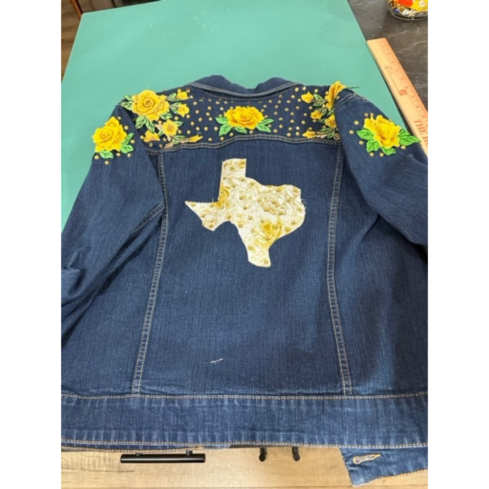 Faded Glory Blue Jean Jacket with Yellow Rose of Texas Embellishments Size L - Picture 3 of 7